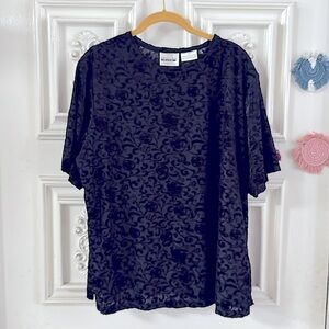 90’s Style “Bentley”Black Velvet Floral Crew-Neck Shortsleeved Elegant Blouse x1